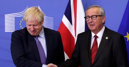 Nowa umowa ws. brexitu. Konrad Szymański: "Jest szansa. Trzeba trzymać kciuki"