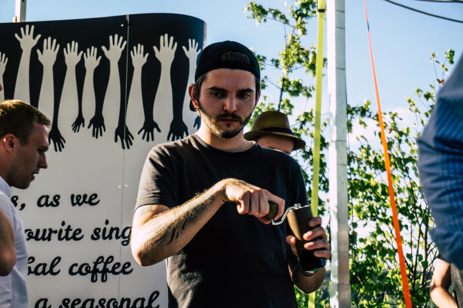 Mistrzowska kawa. Barista zdradza, jakie błędy popełniamy parząc małą czarną