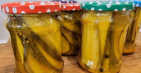 Moja rodzina uwielbia takie ogórki na kanapce. Tajemnica smaku tkwi w jednej przyprawie