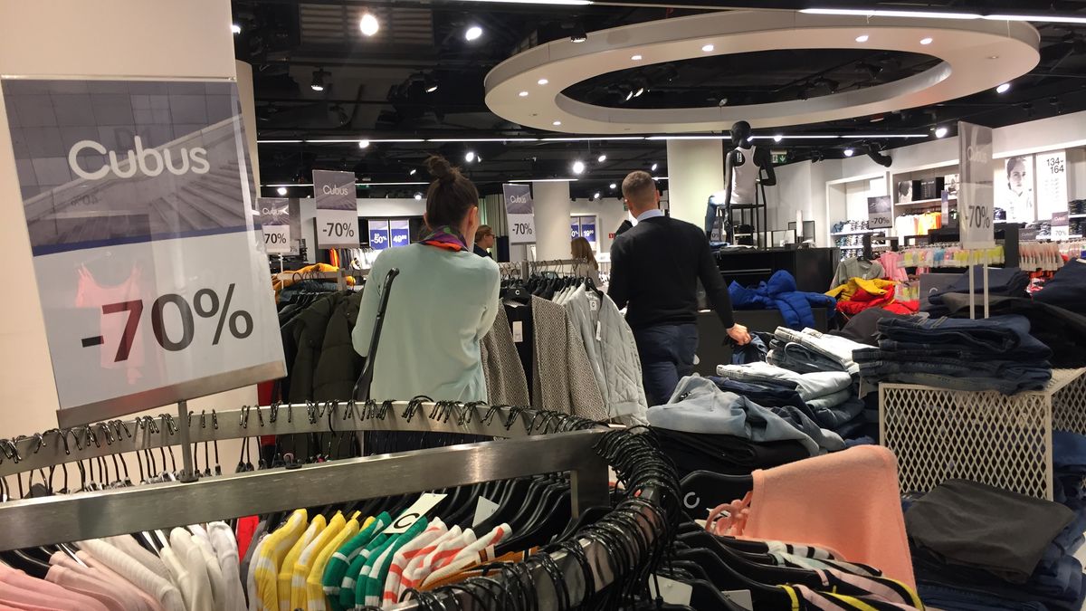 Usługi, handel, produkcja - te sektory najbardziej ucierpiały z powodu epidemii.