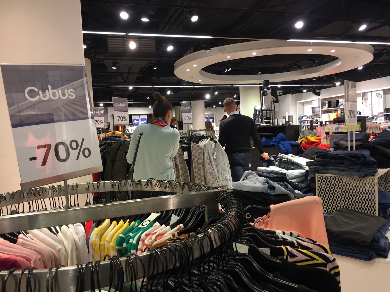 Koronawirus. W te branże kryzys uderzył najbardziej