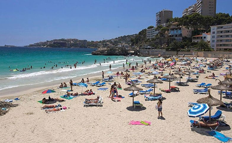 Ostrzeżenia dla turystów na Majorce. Kurort opanowany przez gang rabusiów