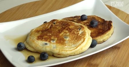 Jogurtowe pancakes z borówkami