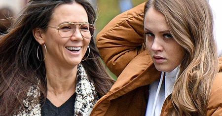 Kinga Rusin ubrana jak na najlepszy pokaz mody świętuje urodziny Poli Lis! Paparazzi oszaleli na widok gwiazdy i jej córki!
