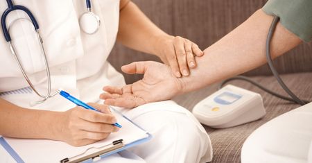 Częstochowa. Mężczyzna przyłożył pielęgniarce nóż do szyi