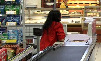 Jeszcze kilka lat temu zakupy w wigilię robiliśmy do 17. Sklepy niełatwo dały się przekonać do zmiany