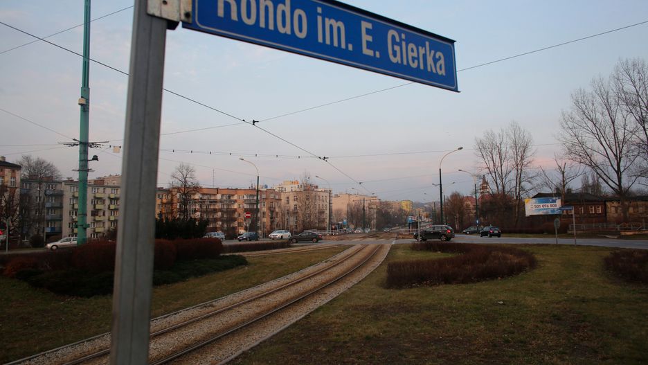 Za pozostawieniem E. Gierka jako patrona ronda opowiedziało się 96 proc. z 12 tys. mieszkańców, którzy wzięli udział w konsultacjach