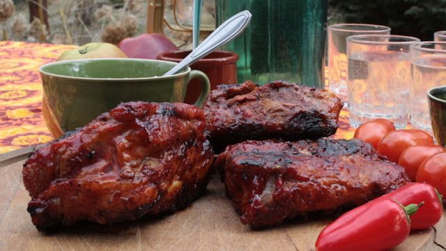 Żeberka z grilla z domowym sosem barbecue