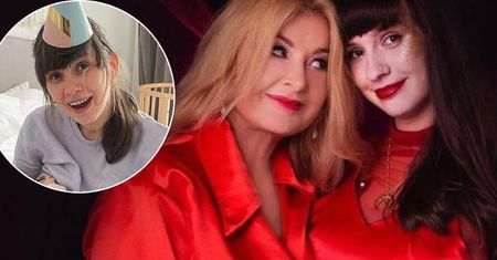Synowa Majki Jeżowskiej wybrała się na imprezę i zaczęła karmić córkę piersią. Urocza Różyczka skradła serca internautów