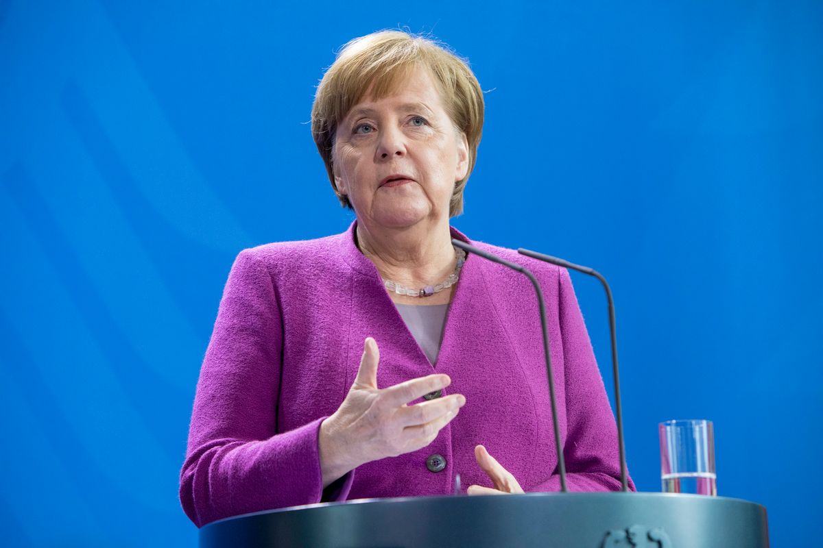 Niemiecka prasa przed wizytą Merkel w Warszawie: odprężenie czy uprzejmości?