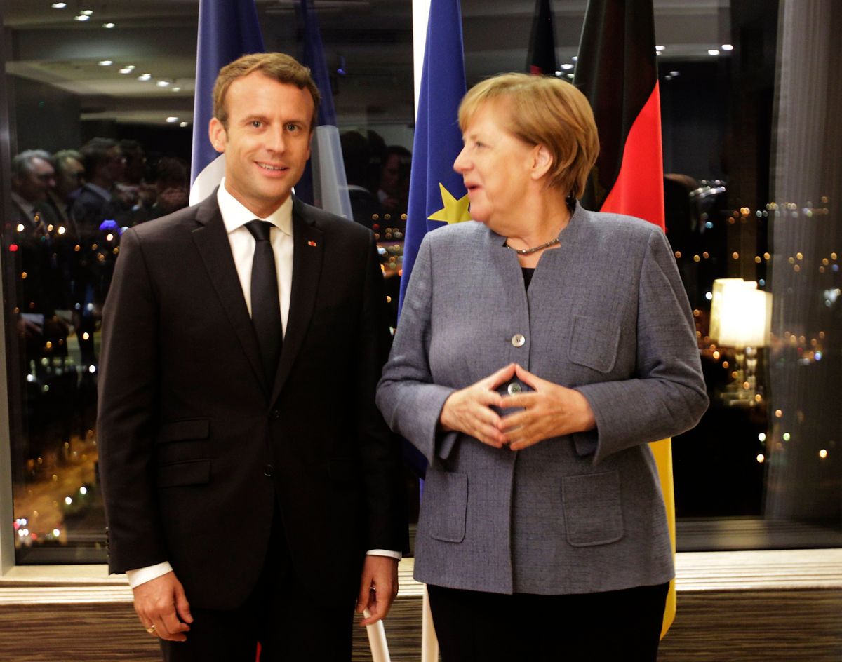 "NYT": Angela Merkel ma dość sprzątania po Macronie