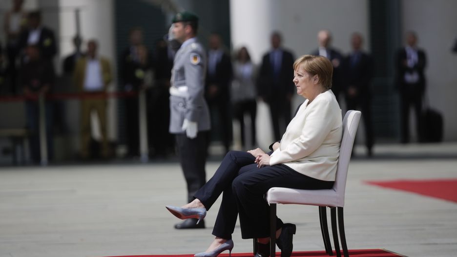Angela Merkel usiadła podczas czwartkowych uroczystości