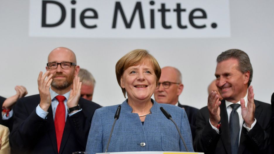 Angela Merkel cieszy się z wstępnych wyników wyborów