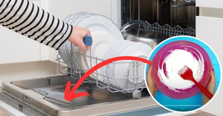 Nie kupuję już tabletek do zmywarki. Ten trik oszczędza mi setki złotych