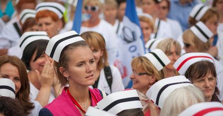 Najbardziej sfeminizowane zawody. Mężczyzn tam ze świecą szukać
