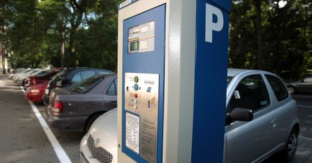 200 mieszkańców osiedla idzie do sądu przeciwko deweloperowi. Powodem są parkomaty pod blokami