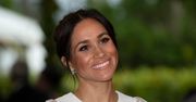Meghan Markle w białej obcisłej sukience. Ciążowy brzuszek cieszy oko wielbicieli