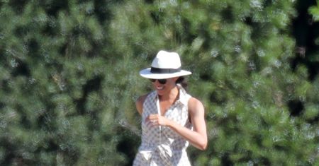 Meghan Markle założyła sandały. Producent zarabia krocie
