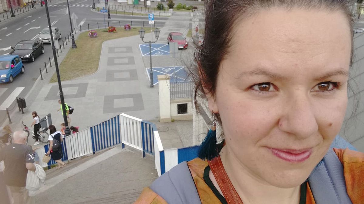 W poszukiwaniu informacji o nowym milionerze udałam się do Piotrkowa Trybunalskiego. Widok na miasto z kładki nad torami kolejowymi