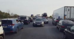 Bandyckie zachowanie na drodze. Kierowcy blokują "korytarz ratunkowy" na A4.