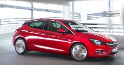 Opel Astra z fabryki w Gliwicach zdobywa tytuł Samochodu Roku 2016