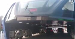 Futurystyczny "autobus" TEB wyjechał na pierwsze testy w Chinach
