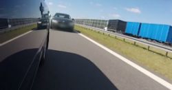 Jazda lewym pasem i blokowanie szybszych aut to duże zagrożenie bezpieczeństwa