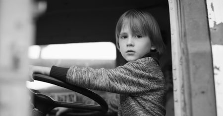 Policjanci nie mogli uwierzyć w to, co widzą. 10-latek wiózł samochodem swoją rodzinę