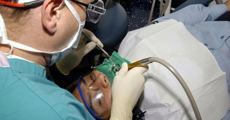 Sąd skazał na osiem lat więzienia sadystycznego dentystę