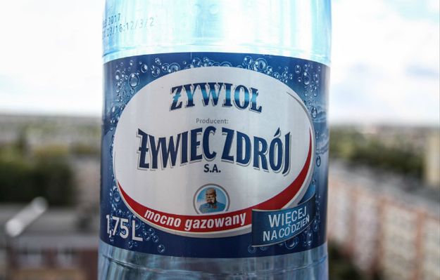 Firma Żywiec Zdrój: obce substancje wykryto tylko jednej butelce wody