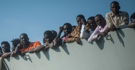 Kapitan statku z muzułmańskim migrantami zamordował sześciu chrześcijan. Przez ich religię