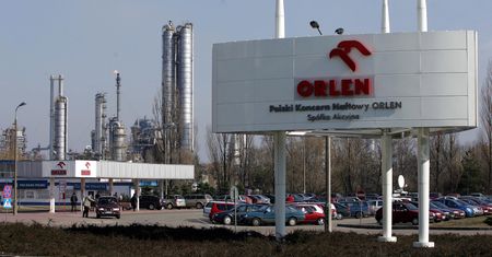 Awaria w głównym zakładzie Orlenu. "Płomień stopniowo zmniejszany"