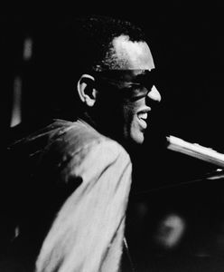 Ray Charles – dramatyczne dzieciństwo i wyboista droga na szczyt