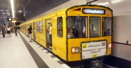 Znalazła 14 tys. euro w berlińskim metrze. Policja chwali imigrantkę