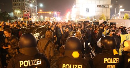Gorąco pod lokalem imprezy powyborczej AfD w Berlinie