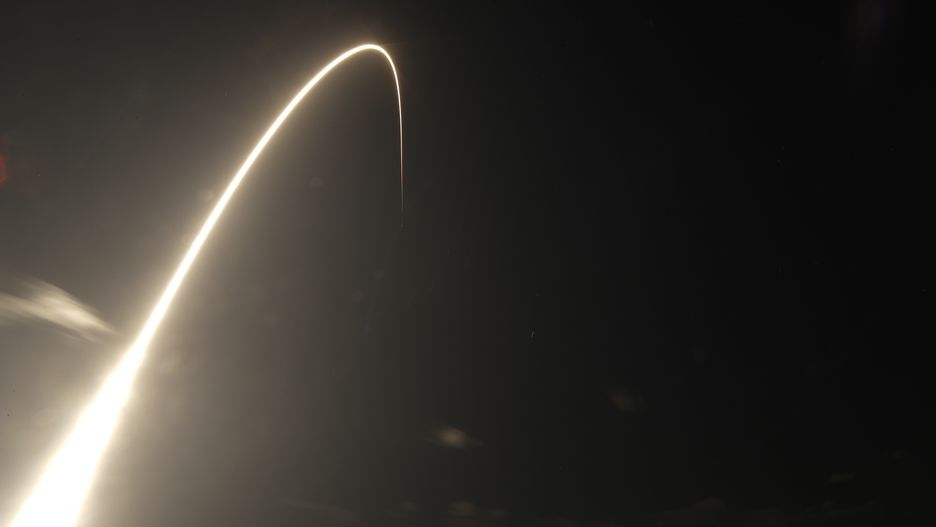 Tak zaczyna się Starlink. Na niebie wygląda już jak kilkadziesiąt samolotów