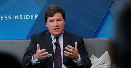 Bije w NATO, powstrzymał Trumpa od wojny. Tucker Carlson, nowa gwiazda na dworze prezydenta
