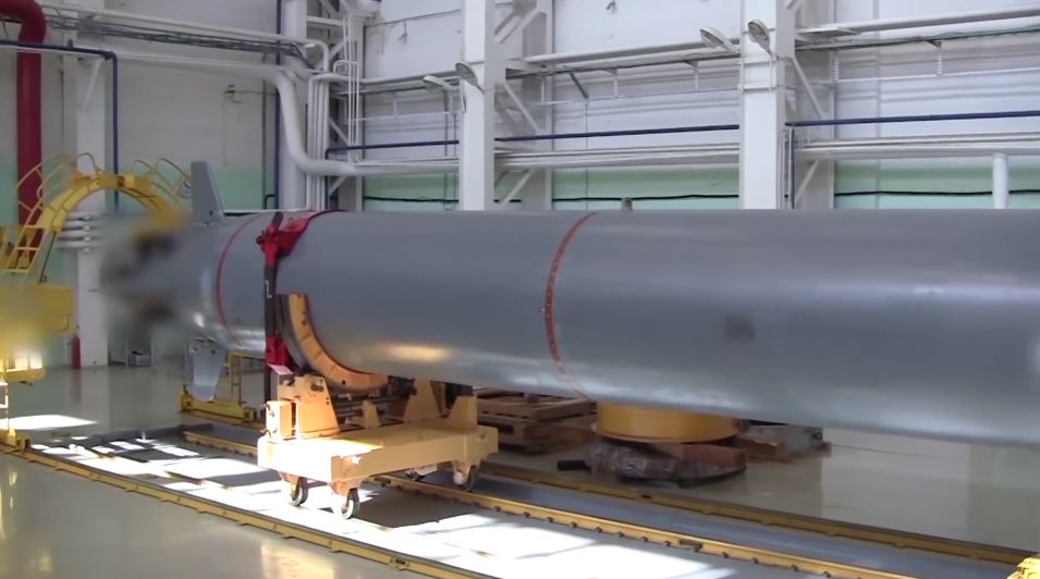 Rosjanie pokazali torpedę z napędem jądrowym "Posejdon". Przepłynie 10 tys. km niezauważona