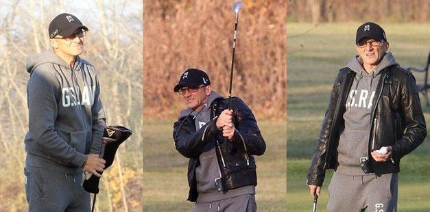 Robert Rozmus gra w golfa