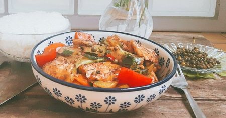 Curry z pieprzem i tofu. Błyskawiczny obiad bez mięsa