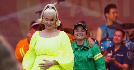 Koronawirus. Ciężarna Katy Perry uciekła z Australii. Odwołała wszystkie spotkania