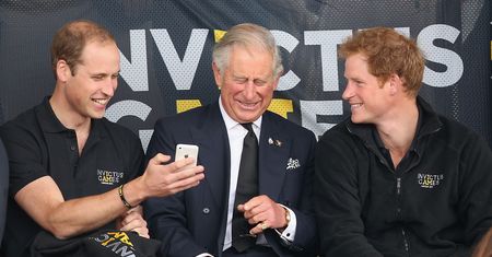 Megxit. Karol, William i Harry opuścili pałac oddzielnie. Konflikt eskaluje?