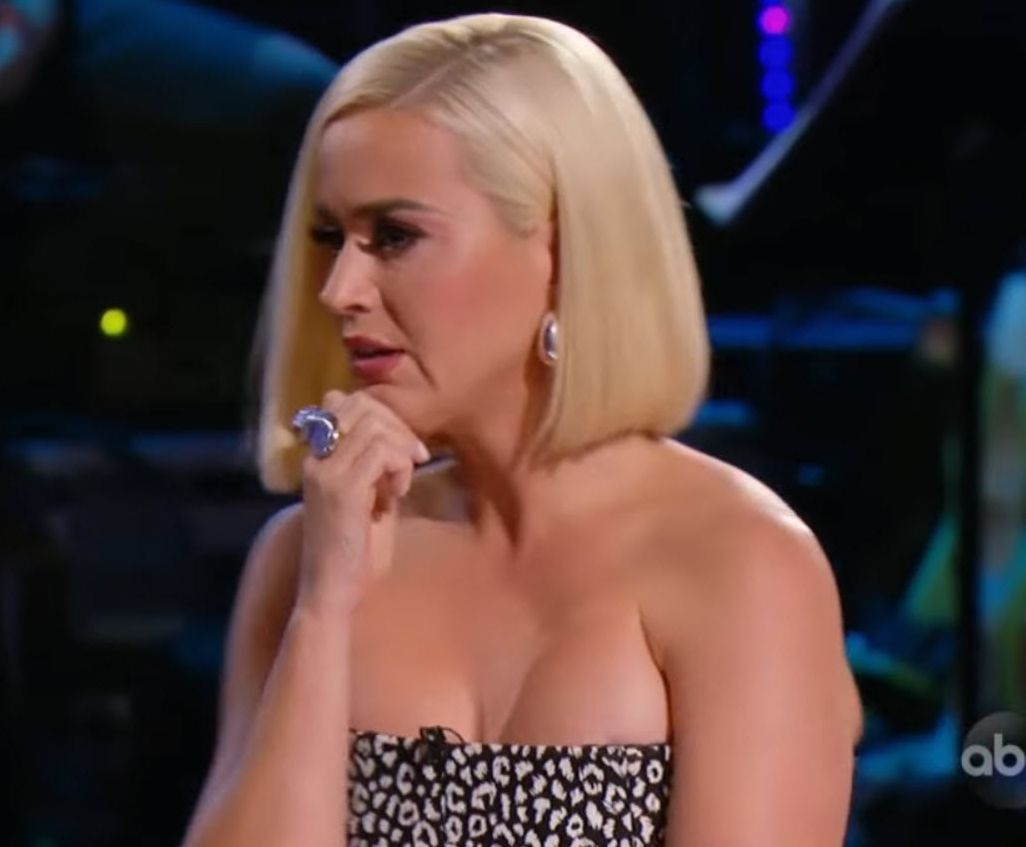 Katy Perry jak króliczek. Pokazała ciążowy brzuszek