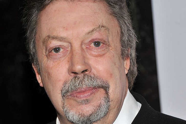 Od 5 lat Tim Curry jest przykuty do wózka i ma problemy z mówieniem. Aktor kultowego "To" jednak się nie poddaje