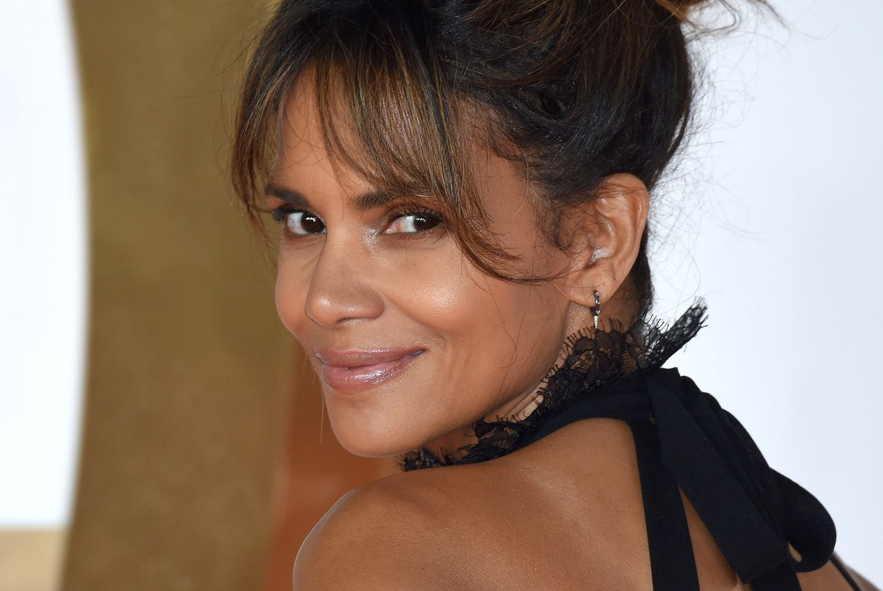 Halle Berry bez stanika. Zdjęcie wywołało furorę