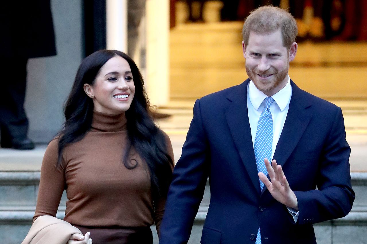 Harry i Meghan usuwają się w cień. Z czego będą żyć?