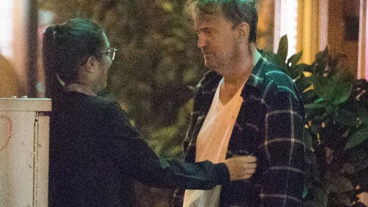 Tak, to Matthew Perry, dawna gwiazda "Przyjaciół"