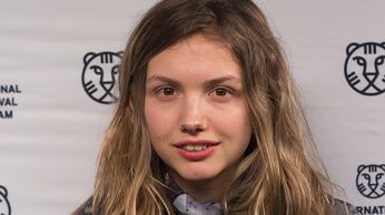 Hannah Murray to brytyjska aktorka, znana przede wszystkim z serialu Kumple i z Gry o tron