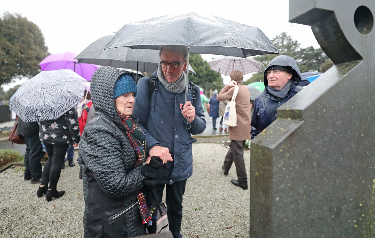 Dublin. Przed laty była bita przez zakonnice i zaszła w ciążę z księdzem