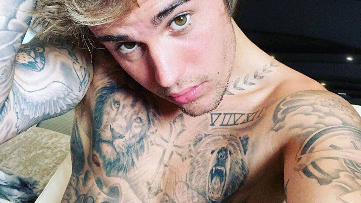Justin Bieber zaskoczył nowym wizerunkiem. Nie ma ani jednego tatuażu. Pokazał, jak je usunął